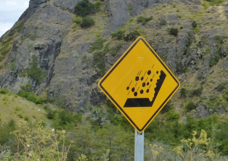 We’ve seen these falling rock signs all over Chile and have dubbed them “The Fast Rocks Sign.” Do rocks really fall faster in Chile? 