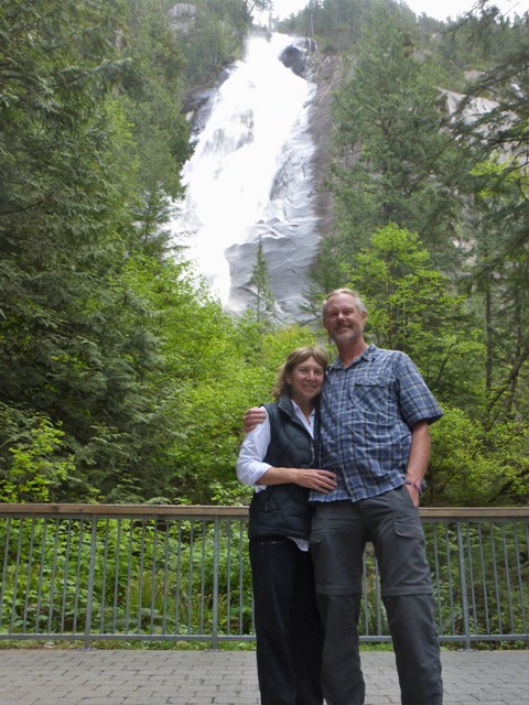 Tourist stop at Shannon Falls.
